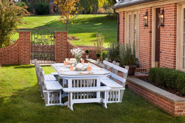 Table w/ Border - Image 4